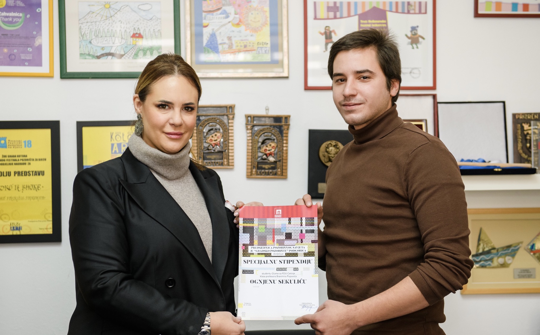 Predsjednica Pozorišnog savjeta Nina Redžepagić dodjelila specijalnu stipendiju